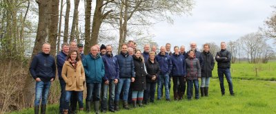 Koeien & Kansen-deelnemers op bezoek aan Peter Oosterhof in Foxwolde